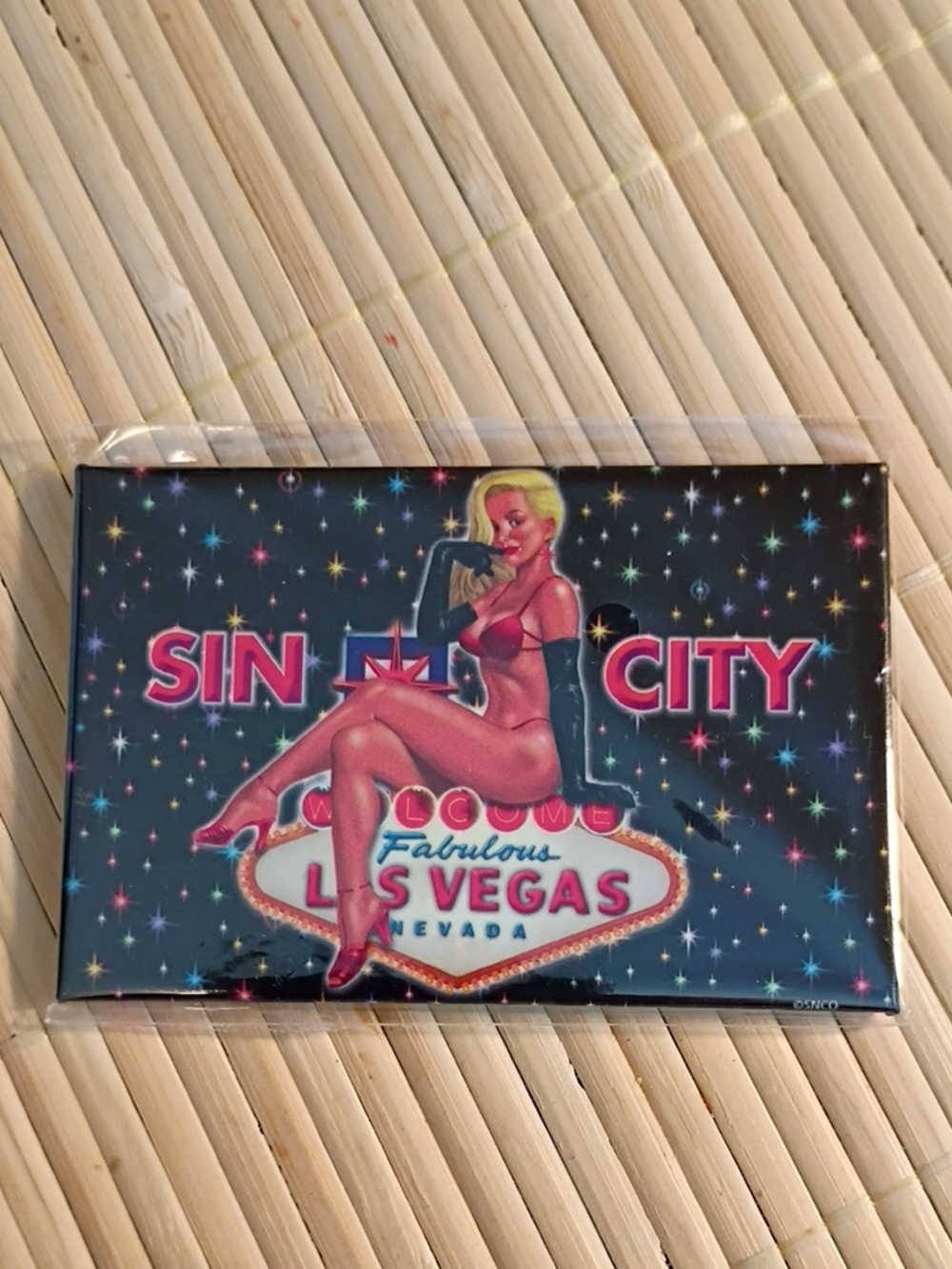 Sin City Las Vegas Pin-Up Retro Art Print Magnet - Pink & Black 3x2